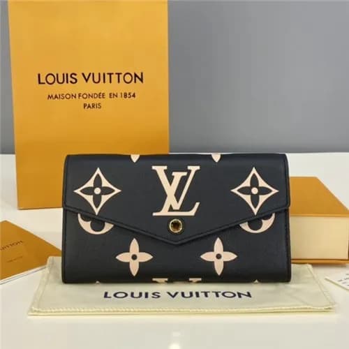 Louis Vuitton 2021 Women's Leather Wallet,19.5… - 1