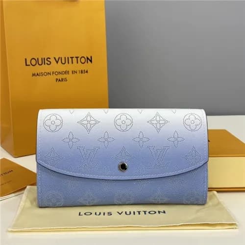 Louis Vuitton 2021 Women's Leather Wallet,19cm… - 1