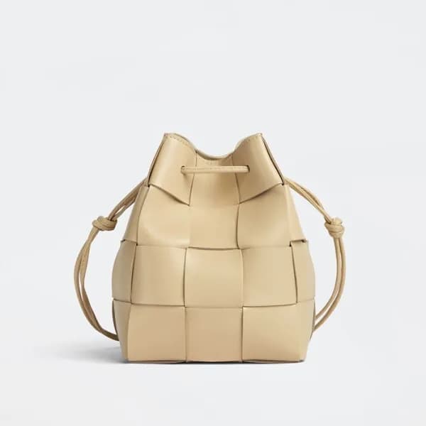 보테가 여성 베이지 버킷백 - Womens Beige Bucket Bag - bv0325x - 1