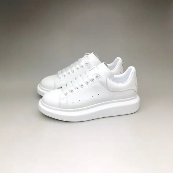알렉산더맥퀸 남/녀 화이트탭 스마일 스니커즈 - Unisex White Sneakers -… - 1