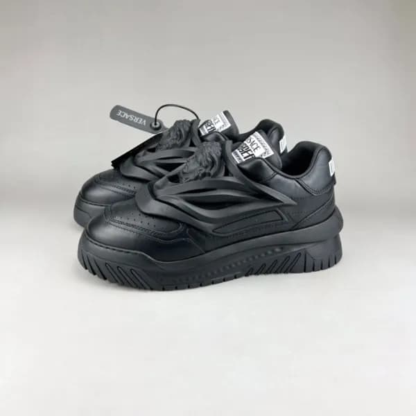 베르사체 남성 캐쥬얼 블랙 스니커즈 - Mens Black Sneakers - ver092… - 1