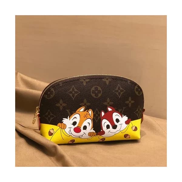 Louis Vuitton 2019 Monogram Pouch Clutch Bag ,19cm… - 1