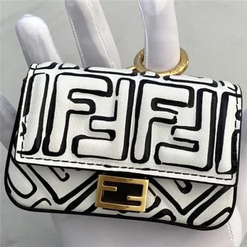 [펜디] Fendi 2020 Mini Leather Clutch Bag,11cm - 펜디 … - 1