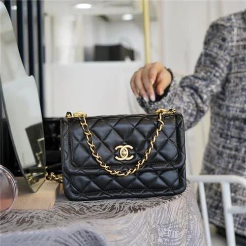 [샤넬] Chanel 2020 Women's Leather Chain Shoulde… - 1