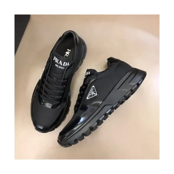 프라다 남성 레트로 레더 스니커즈 Size(240 - 270) 블랙 - Prada Me… - 1