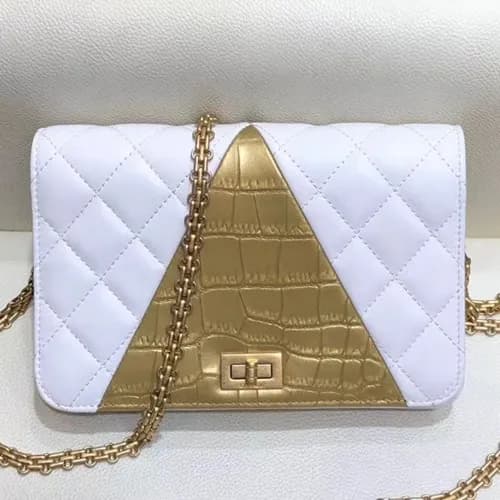 Chanel 2019 Leather Women Shoulder Bag,19CM - 샤넬… - 1