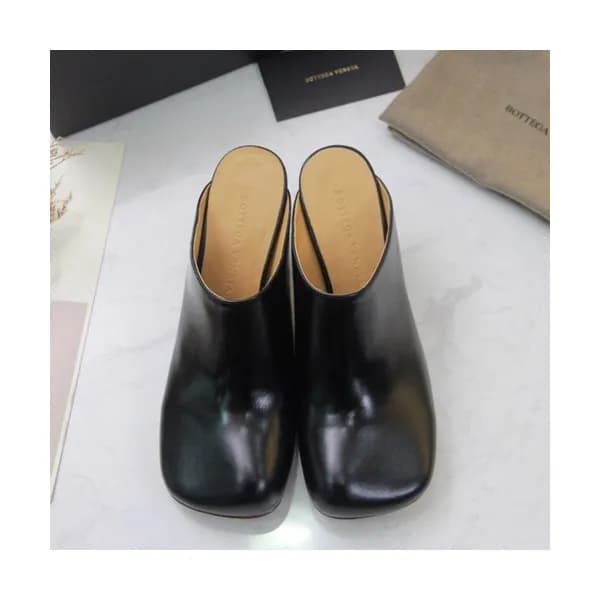 Bottega Veneta 2019 Ladies Leather Middle Heel Blo… - 1