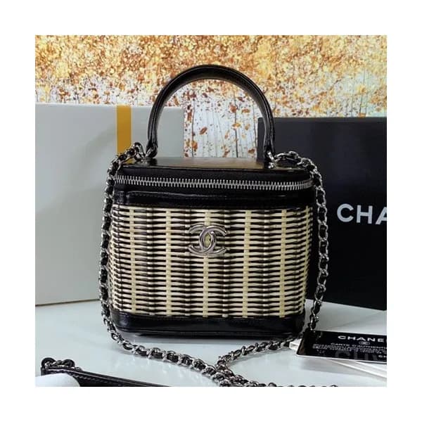 Chanel 2020 Leather Tote Shoulder Bag,15CM - 샤넬 20… - 1