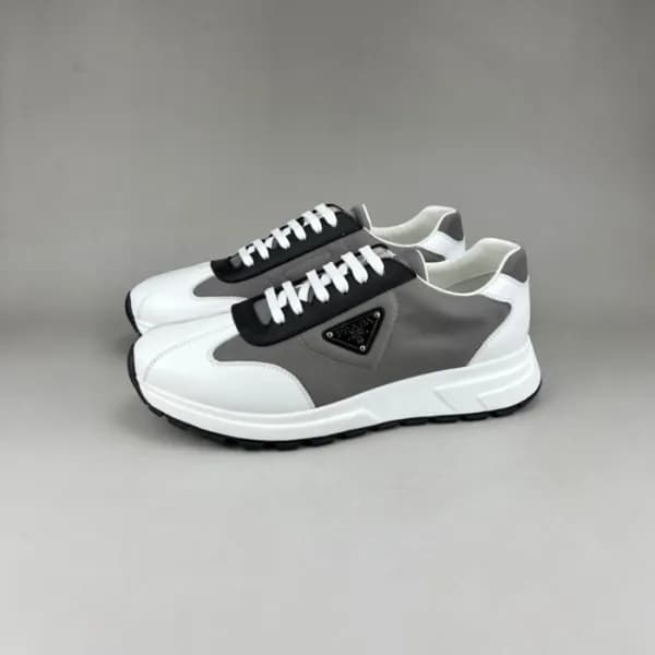 프라다 남성 클래식 그레이 스니커즈 - Mens Gray Sneakers - pra0275… - 1