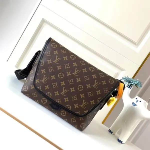 Louis Vuitton 2022 Monogram Leather Shoulder Bag,3… - 1