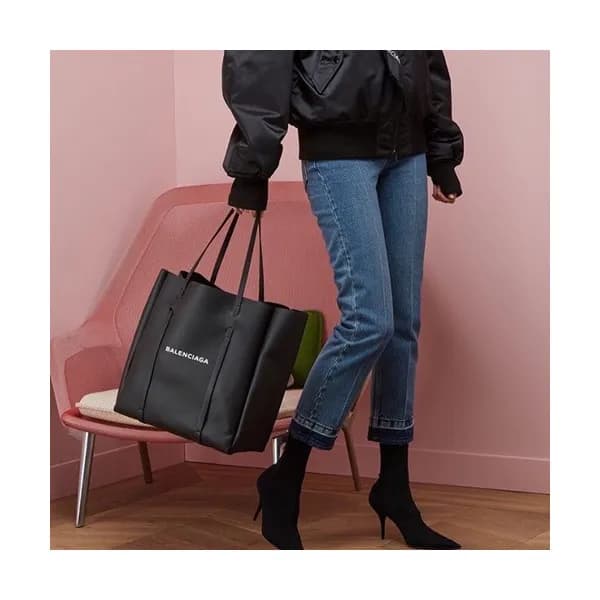Balenciaga 2019 Everyday Leather Tote Shoulder Sho… - 1
