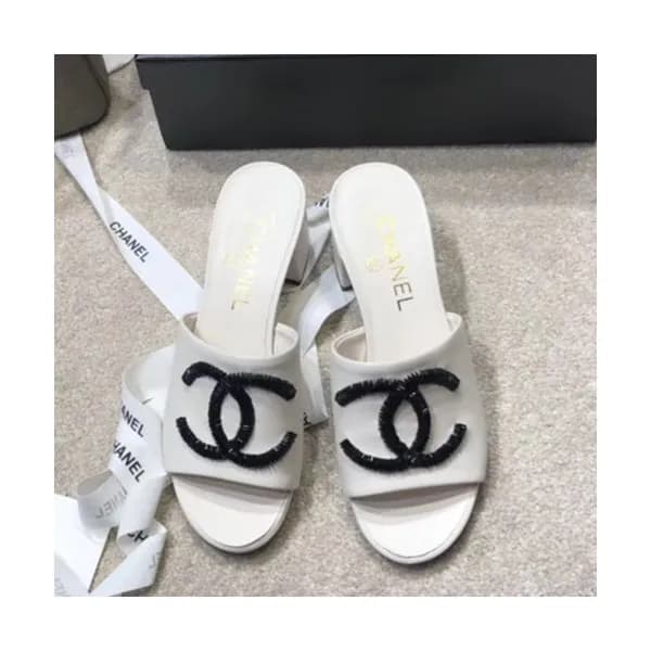 Chanel 2019 Ladies Leather Middle Heel Slipper - 샤… - 1