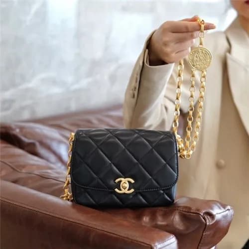 Chanel 2020 Women's Leather Shoulder Bag,14cm … - 1