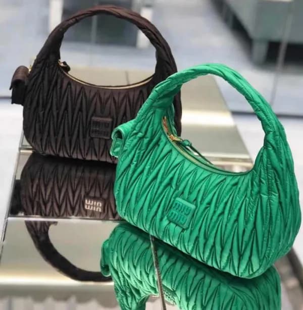 미우미우 여성 그린 토트백 - Miumiu Womens Green Tote Bag - mi… - 1