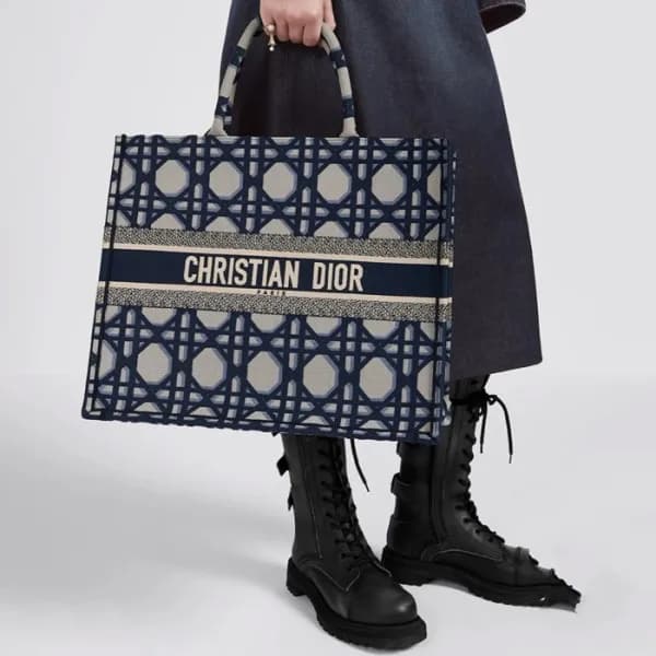 디올 여성 네이비 북토트 - Dior Womens Navy Book Tote - ba04x - 1