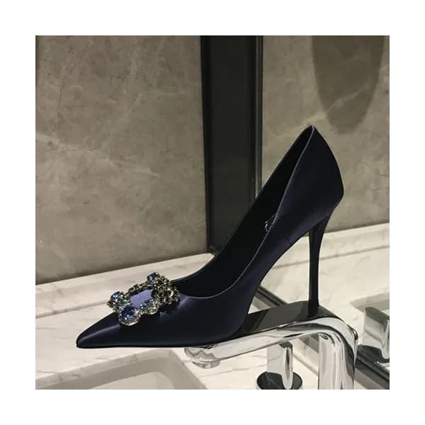 Roger Vivier 2019 Ladies Silk Pumps Heel / Flat Sh… - 1