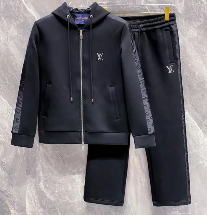 Louis vuitton 2025 Mens Casual Initial Logo Traini… - 1