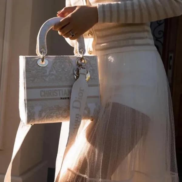 디올 여성 화이트 레이디백 - Dior Womens White Lady Bag - di21… - 1
