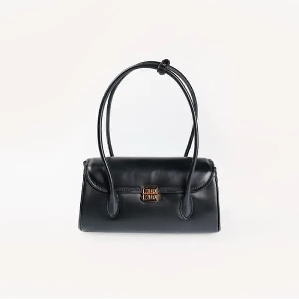 미우미우 여성 마테라쎄 플랩백 - Miumiu Womens Matelasse Bag - m… - 1