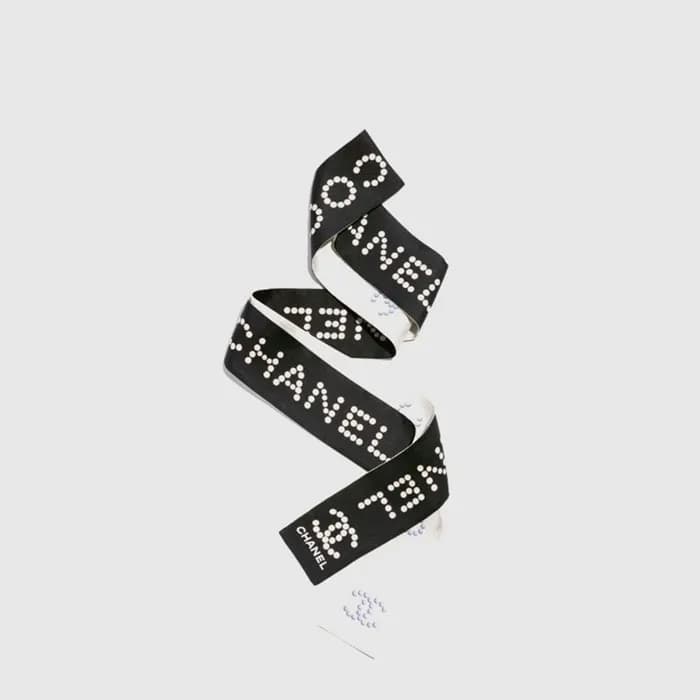 샤넬 여성 CC 로고 진주 실크 슬림 스카프 - Chanel Womens CC Logo P… - 1
