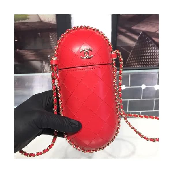 Chanel 2019 Leather Chain Shoulder Bag / Phone Bag… - 1