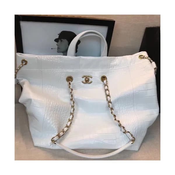 Chanel 2019 Leather Women Tote Shoulder Shopper Ba… - 1