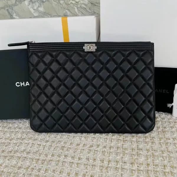 Chanel 2022 Women Clutch Bag,28/33CM - 샤넬 2022 여성용… - 1