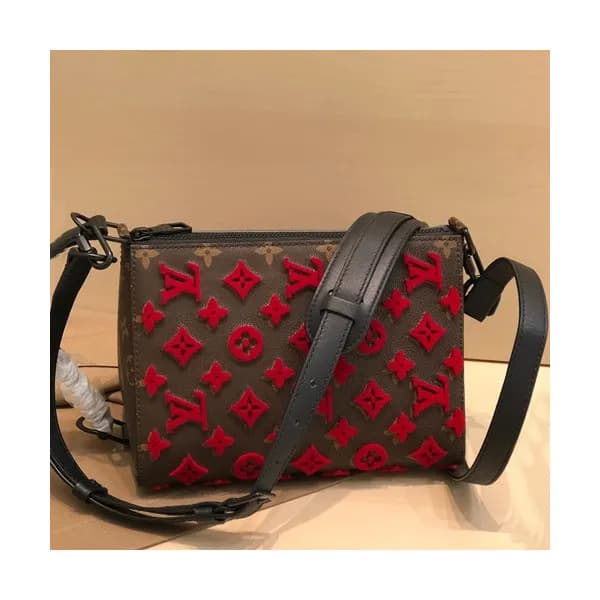 Louis Vuitton 2019 Monogram Shoulder Bag,23cm - 루이… - 1