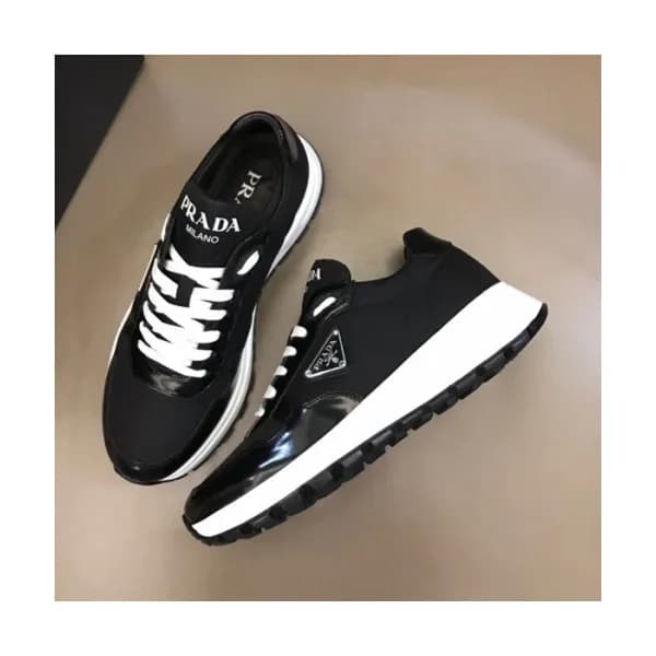 프라다 남성 레트로 레더 스니커즈 Size(240 - 270) 블랙 - Prada Me… - 1