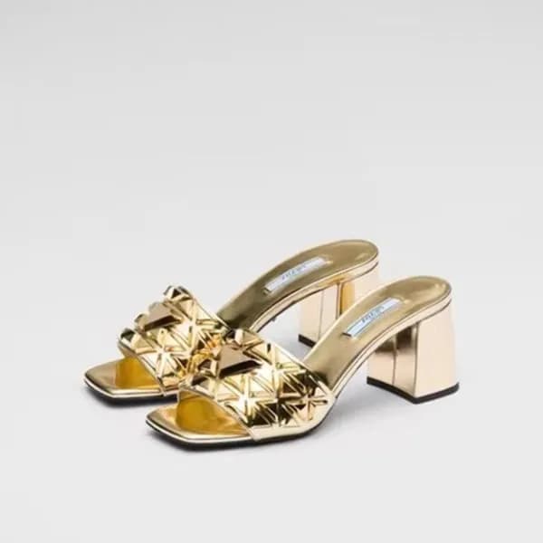 프라다 여성 로고 골드 슬리퍼 - Prada Womens Gold Slippers - pr… - 1