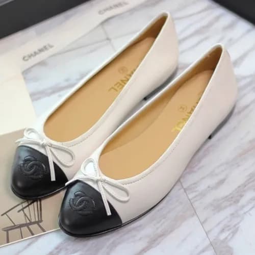 Chanel 2018 Ladies Classic CC Logo Ribbon Ballet F… - 1