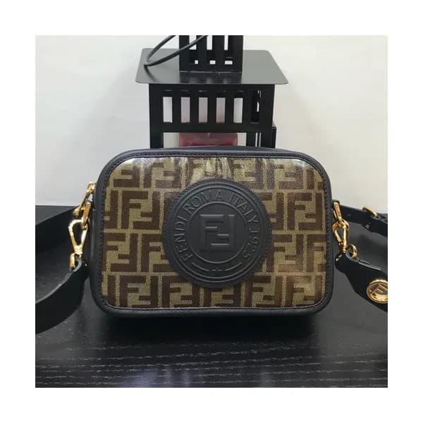Fendi 2019 Camera Shoulder Bag ,22CM - 펜디 2019 남여공… - 1