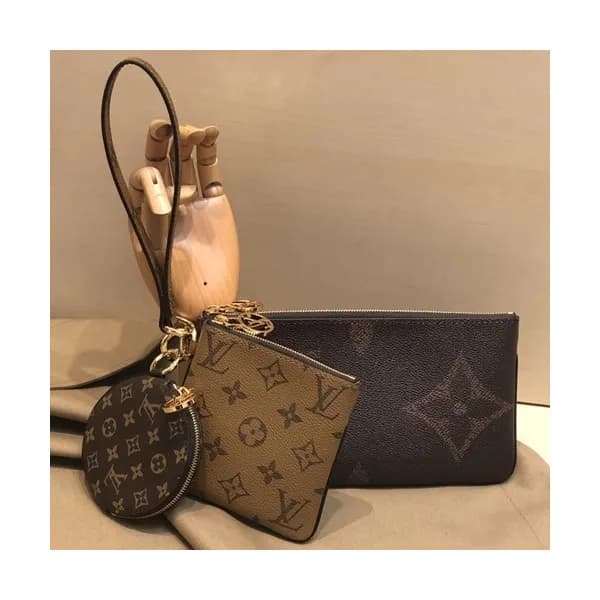 Louis Vuitton 2019 Monogram Pouch Clutch Bag ,23cm… - 1