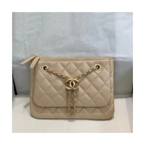 Chanel 2019 Leather Chain Shoulder Cross Bag / Clu… - 1