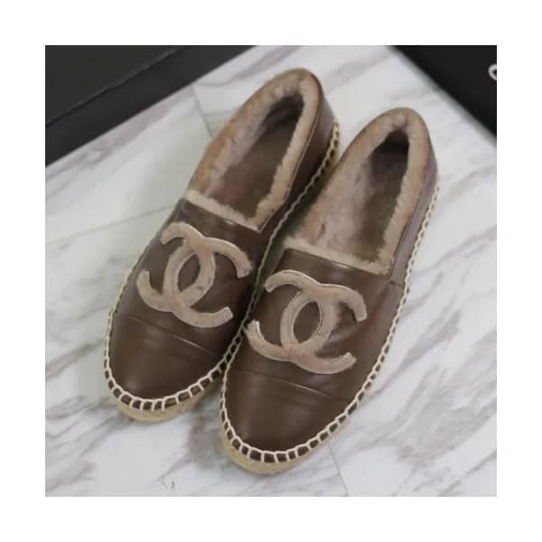 Chanel 2018 Ladies Classic CC Logo Plat Shoes - 샤넬… - 1