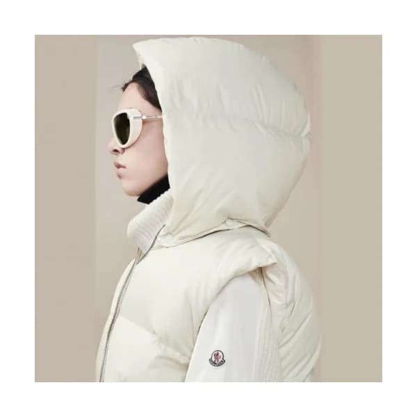 Moncler 2019 Womens Patch Logo Down Pedding Vest -…