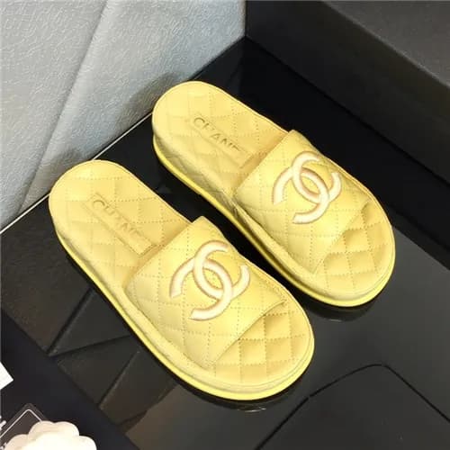 Chanel 2021 CC Logo Leather Slipper - 샤넬 2021 CC로고… - 1