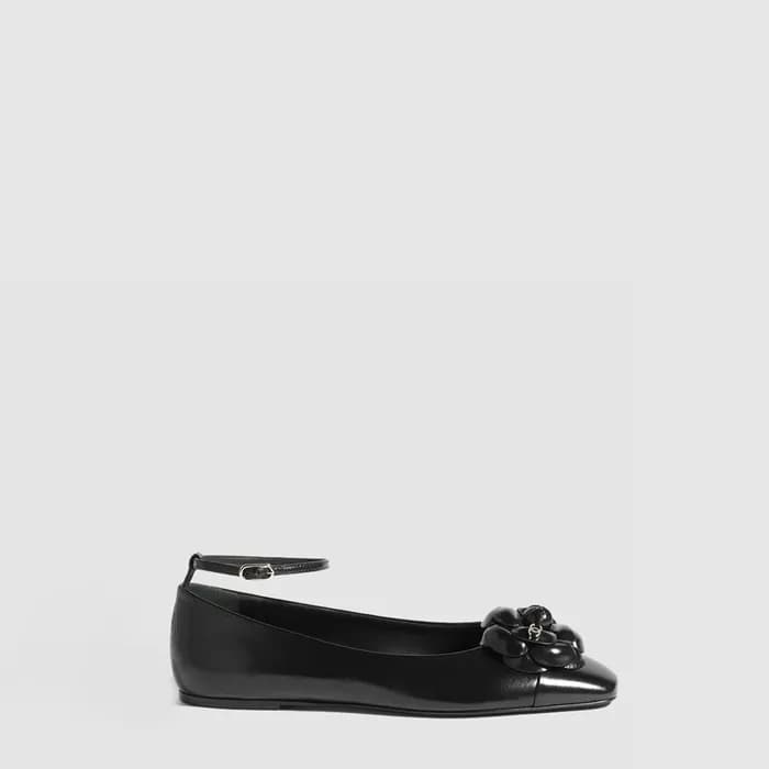 샤넬 여성 까멜리아 플랫 슈즈 - Chanel Womens Camellia Flat Sho… - 1