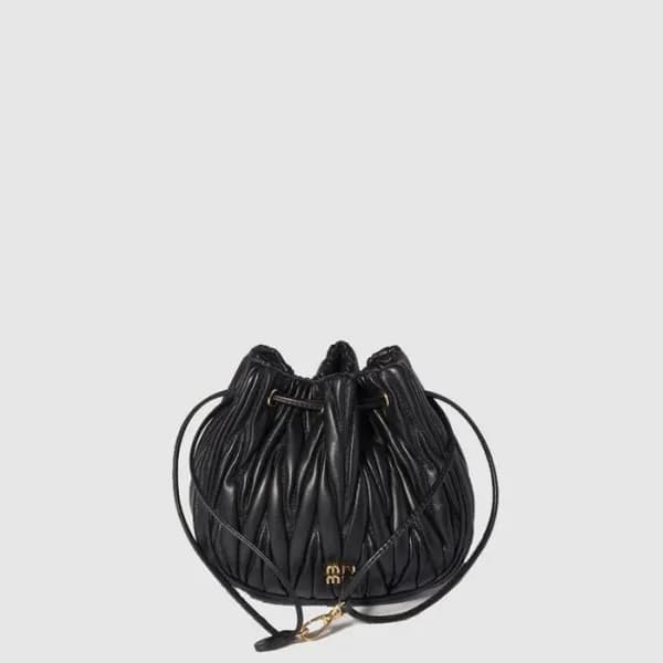 미우미우 여성 마테라쎄 나파 가죽 파우치 - Miumiu Womens Matelasse N… - 1