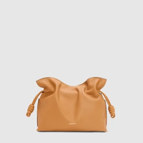 로에베 여성 미디엄 플라멩코 클러치 - Loewe Womens Medium Flamenco… - 1
