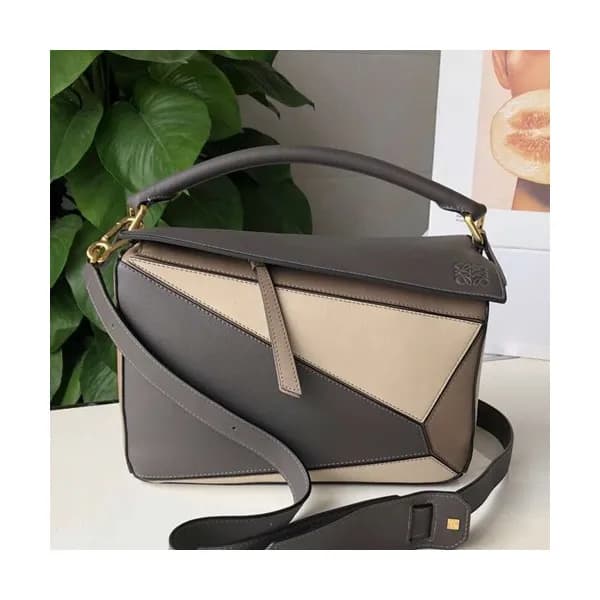 Loewe 2019 Puzzle Medium Shoulder Bag, 29CM - 로에베 … - 1