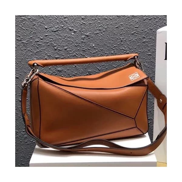 Loewe 2019 Puzzle Medium Shoulder Bag, 29CM - 로에베 … - 1