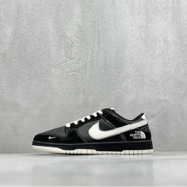 나이키 x 노스페이스 남/녀 로우 스니커즈 - Nike SB Dunk Low x The N… - 1