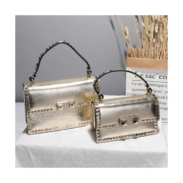 Valentino 2019 Leather Garavani Rockstud Tote Shou… - 1