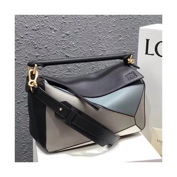Loewe 2019 Puzzle Medium Shoulder Bag, 29CM - 로에베 … - 1