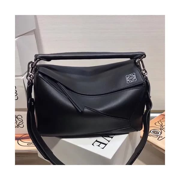 Loewe 2019 Puzzle Medium Shoulder Bag, 29CM - 로에베 … - 1
