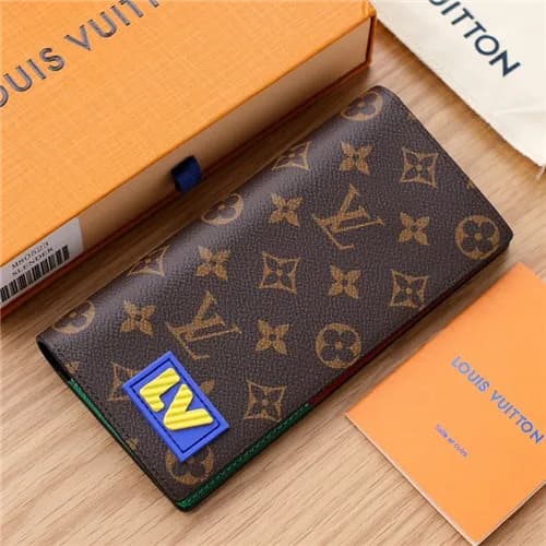 Louis Vuitton 2021 Men's Leather Wallet,19cm,L… - 1