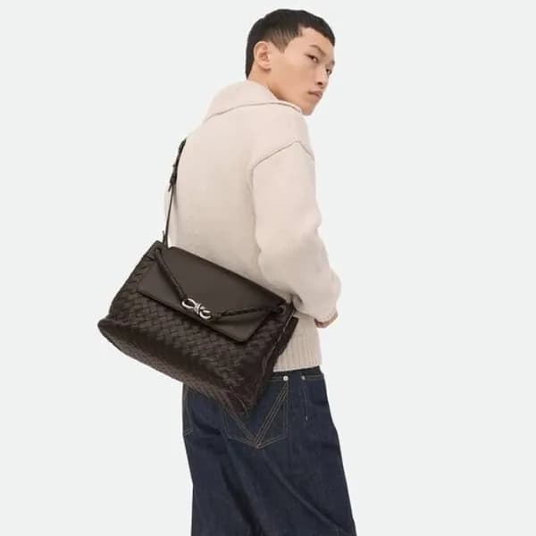 보테가베네타 남성 미디움 안디아모 백 - Bottega veneta Mens Andiamo… - 1