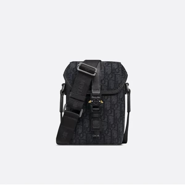 디올 남성 Hit the Road 미니 플랩 버티컬 스트랩백 - Dior Mens Hit … - 1