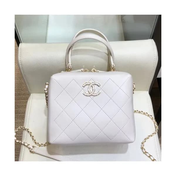 Chanel 2019 Leather Tote Shoulder Bag ,20CM - 샤넬 2… - 1